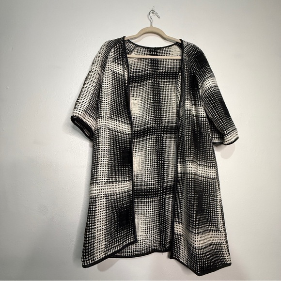 XT Studio Sweaters - XT Studio Chic Black and White Plaid Open Cardigan, Sz S.